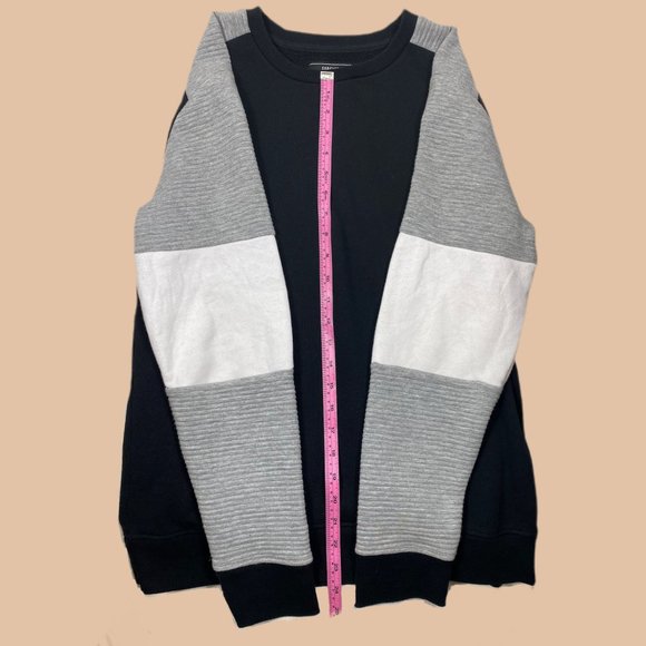 Forever 21 - Black/White/Grey Colorblock - Crewneck Sweater - Picture 4 of 5
